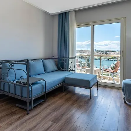 Отель Sisushotel Кешме