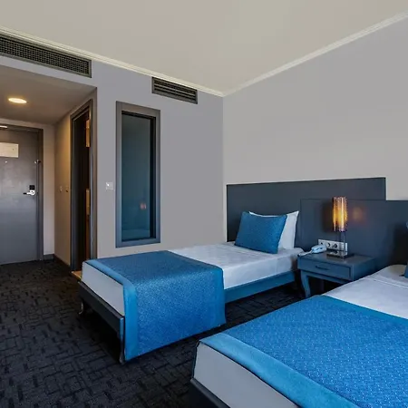 Sisushotel 4* Кешме