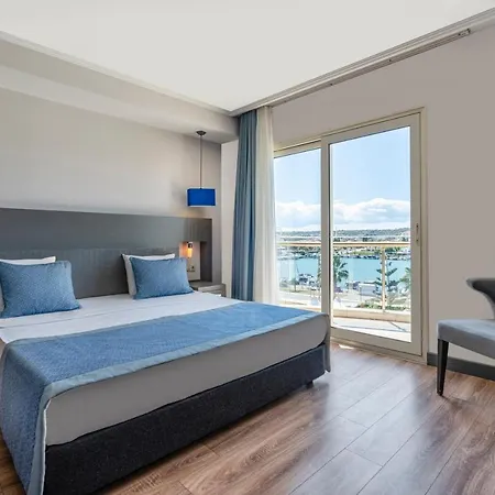 Отель Sisushotel Кешме