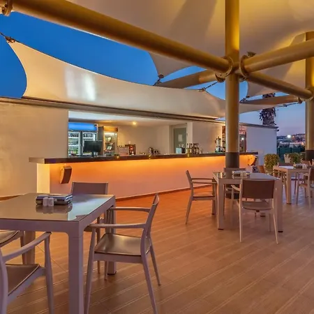 Sisushotel Отель Кешме